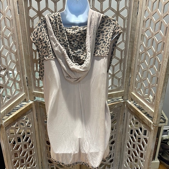 POL Blush Pink & Grey Accented with Leopard Print Hood, Sleeveless Size M - Picture 5 of 10